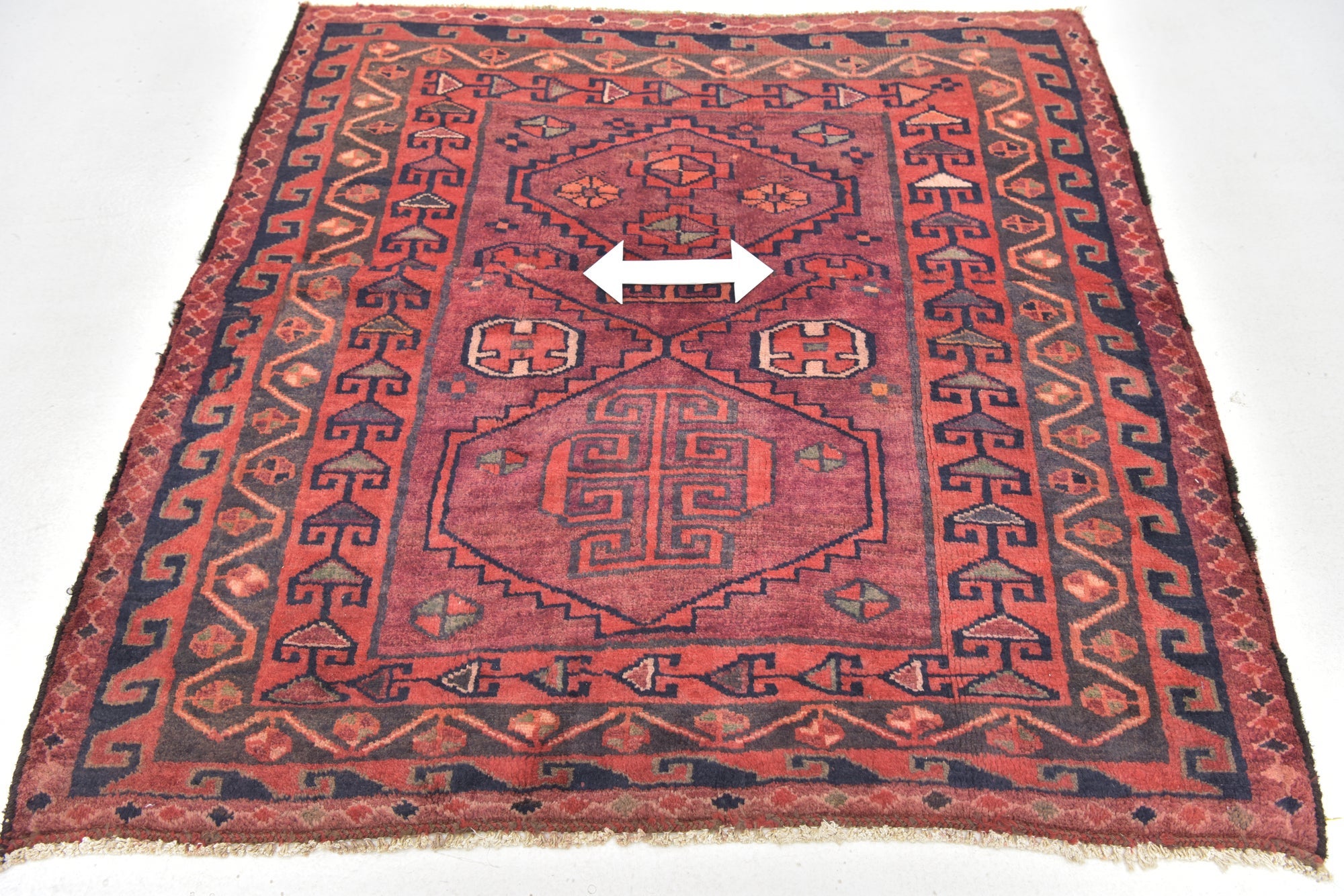 4' 7 x 4' 7 Shiraz Wool Square Rug