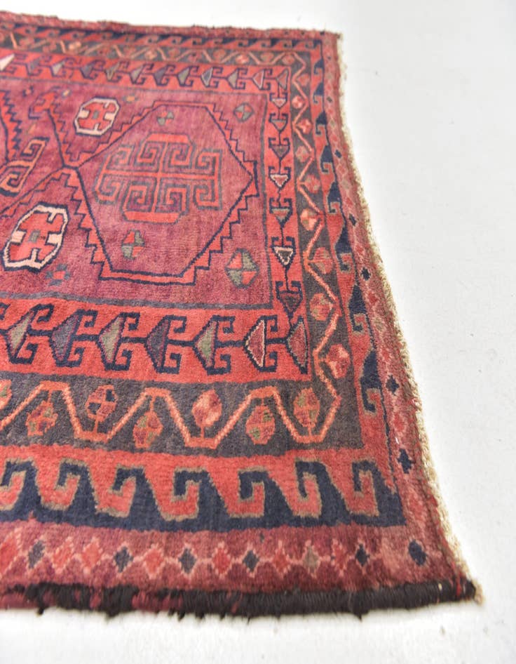 Detail image of 4' 7 x 4' 7 Shiraz Wool Square Rug