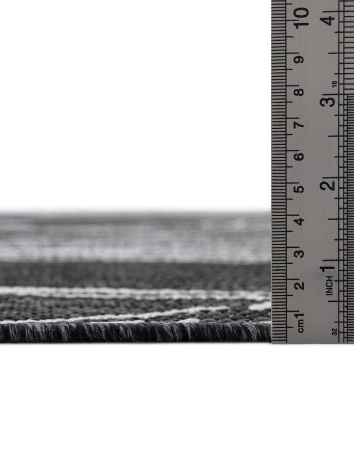 7' x 10' Easy-Clean Botanical Indoor / Outdoor Rug
