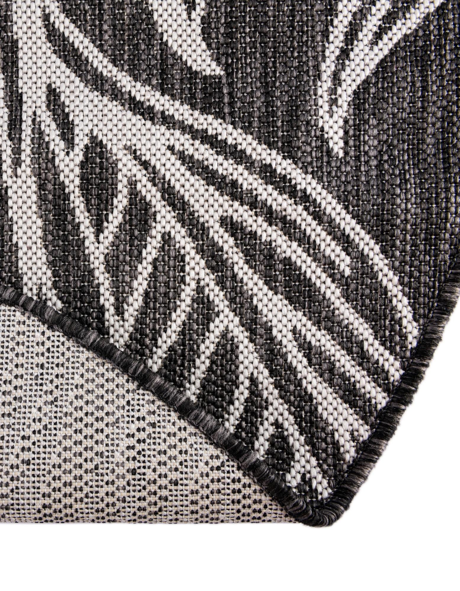 9' x 12' Easy-Clean Botanical Indoor / Outdoor Rug