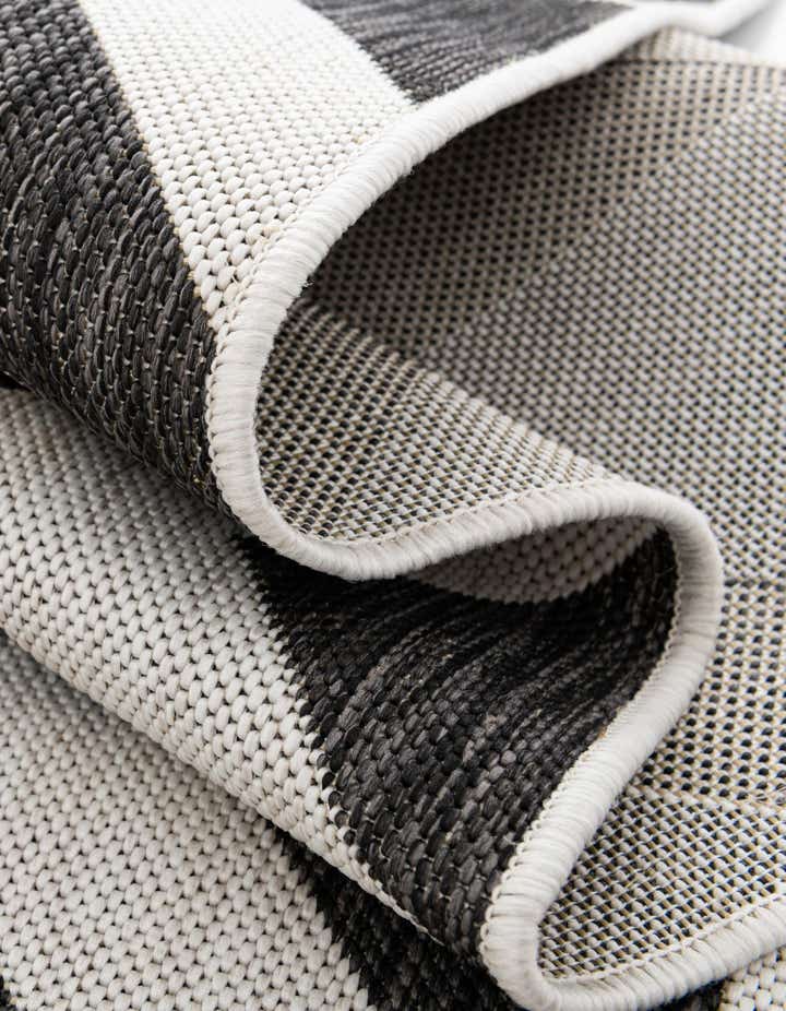 4' 1 x 4' 1 Easy-Clean Jill Zarin Indoor / Outdoor Octagon Rug