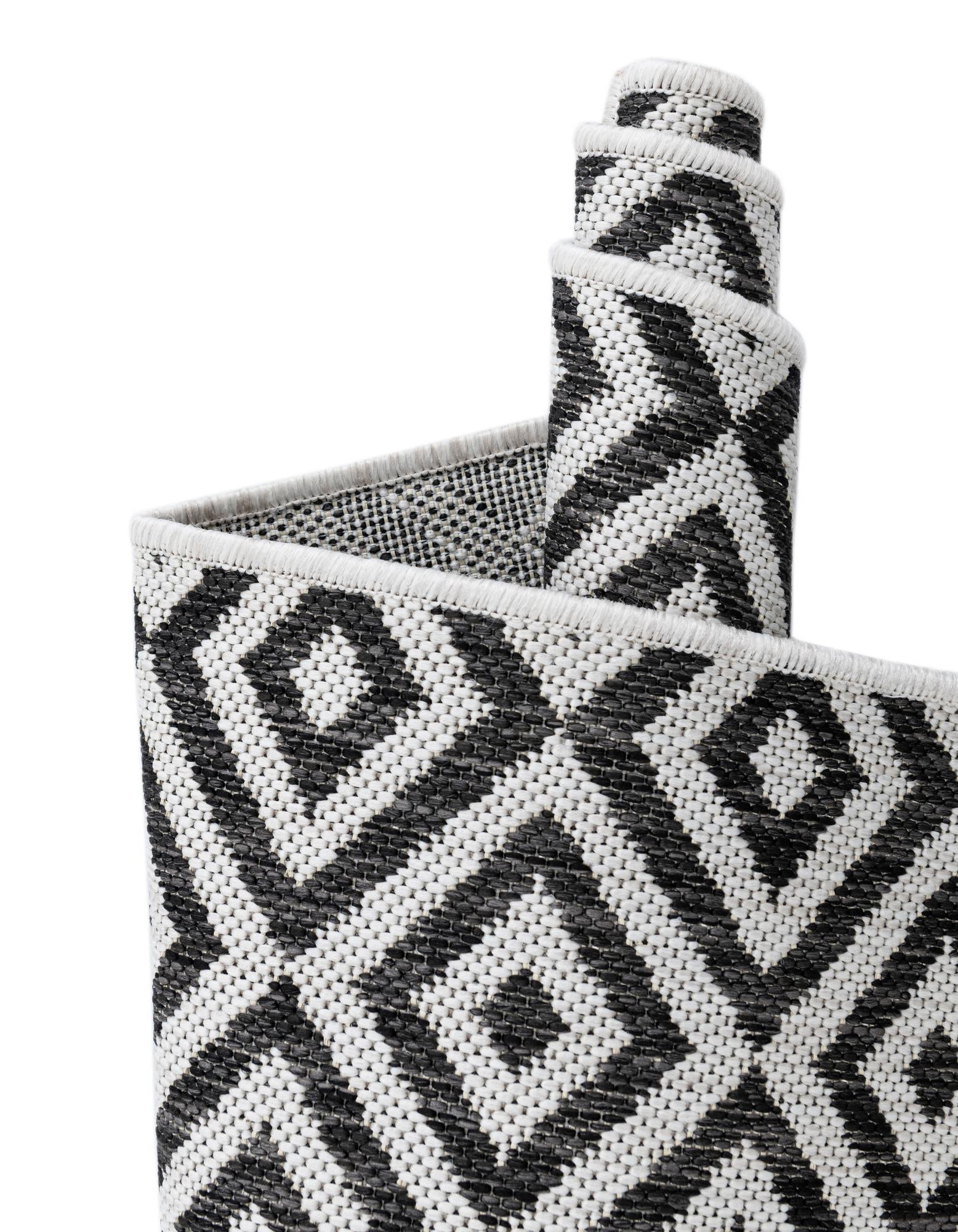 7' 10 x 7' 10 Easy-Clean Jill Zarin Costa Rica Indoor / Outdoor Octagon Rug
