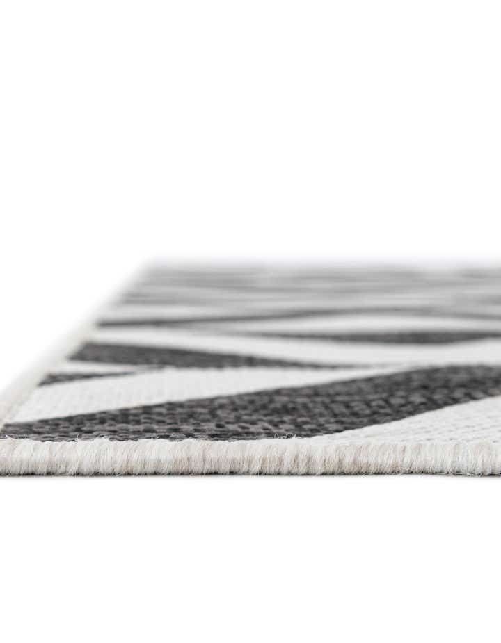 4' 1 x 4' 1 Easy-Clean Jill Zarin Indoor / Outdoor Octagon Rug