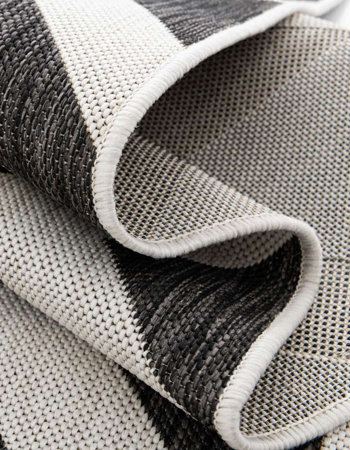 4' 1 x 4' 1 Easy-Clean Jill Zarin Indoor / Outdoor Octagon Rug