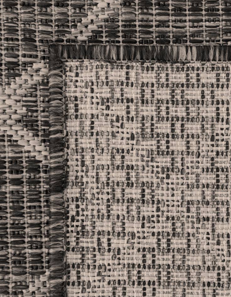 Detail image of 7' 10 x 7' 10 Washable Lattice Indoor / Outdoor Octagon Rug