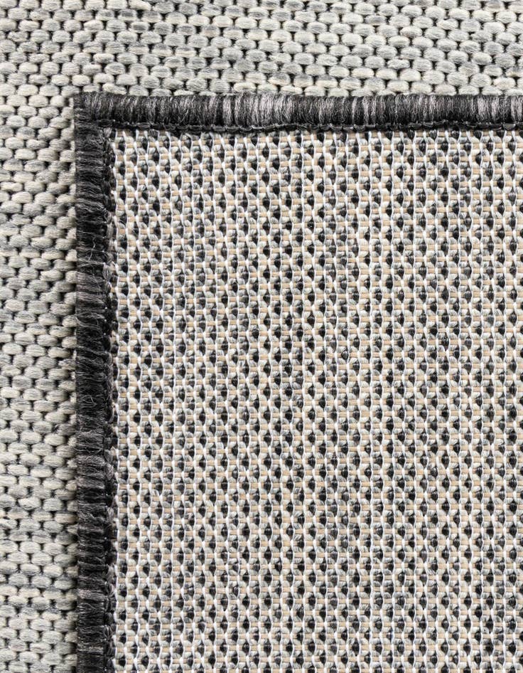 Detail image of 7' 10 x 7' 10 Easy-Clean Modern Indoor / Outdoor Octagon Rug
