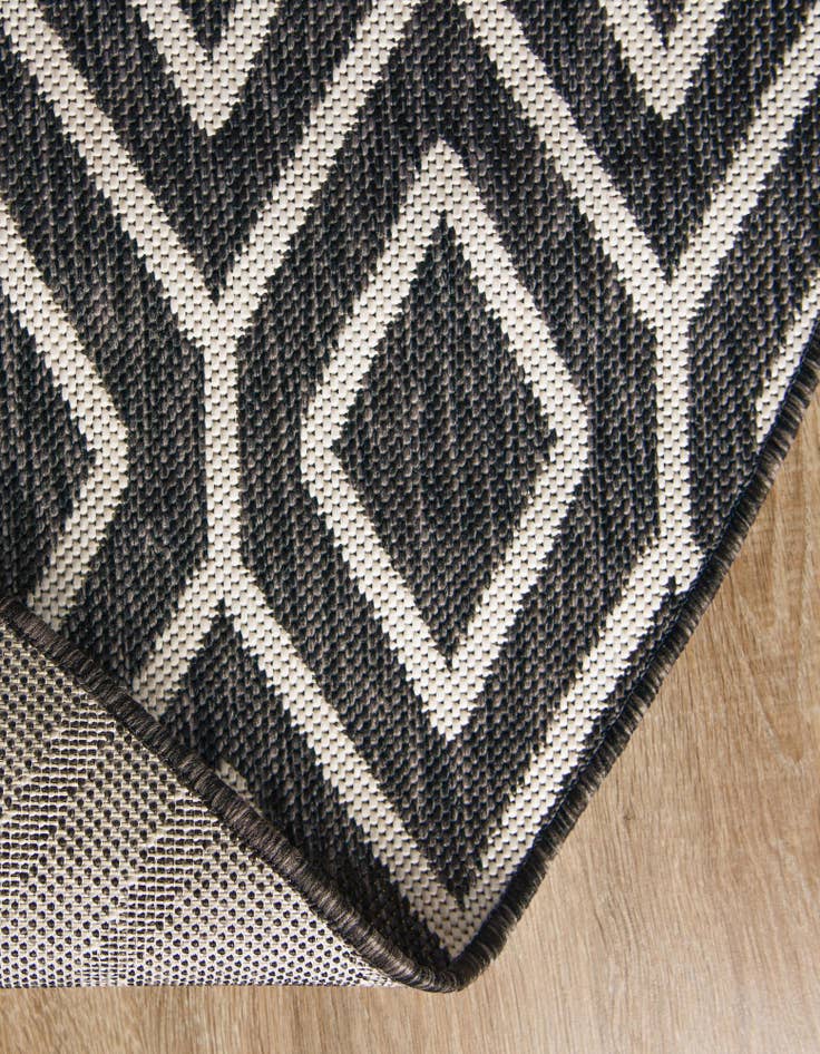 Detail image of 5' 3 x 8' Easy-Clean Jill Zarin Turks and Caicos Indoor / Outdoor Oval Rug