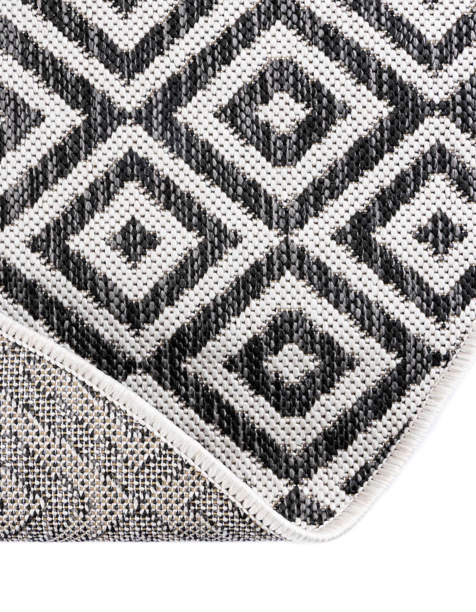 5' 3 x 8' Easy-Clean Jill Zarin Costa Rica Indoor / Outdoor Oval Rug
