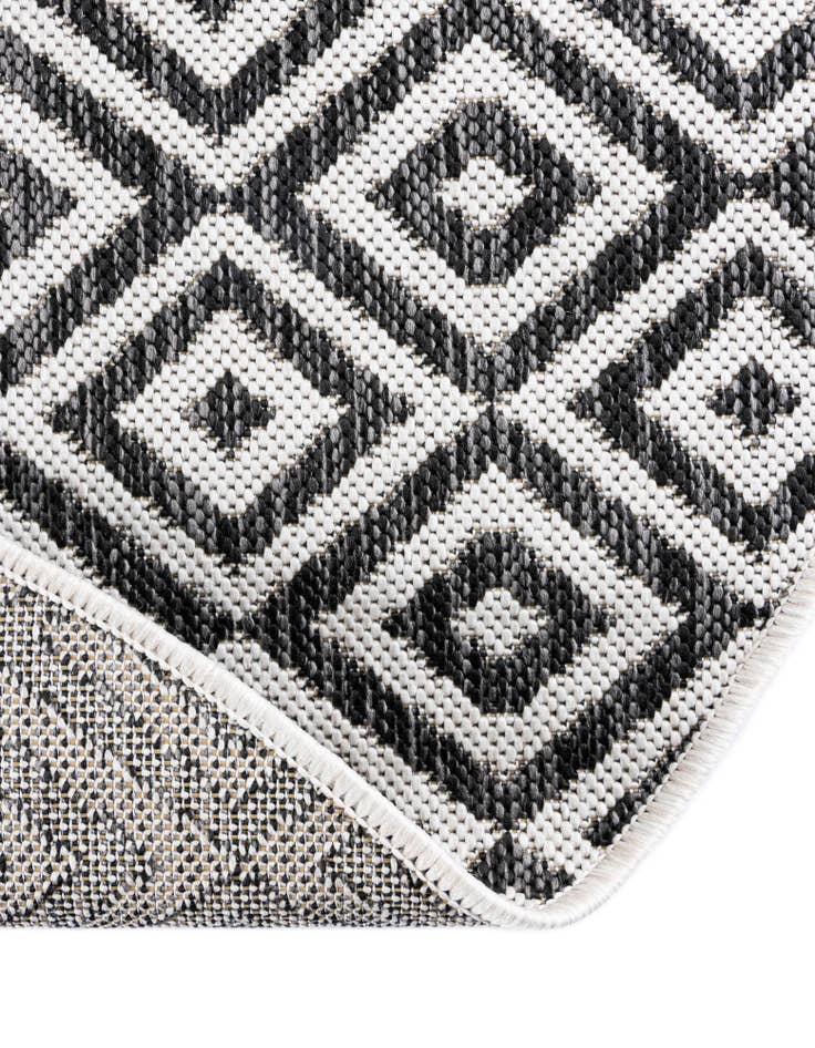 Detail image of 5' 3 x 8' Easy-Clean Jill Zarin Costa Rica Indoor / Outdoor Oval Rug