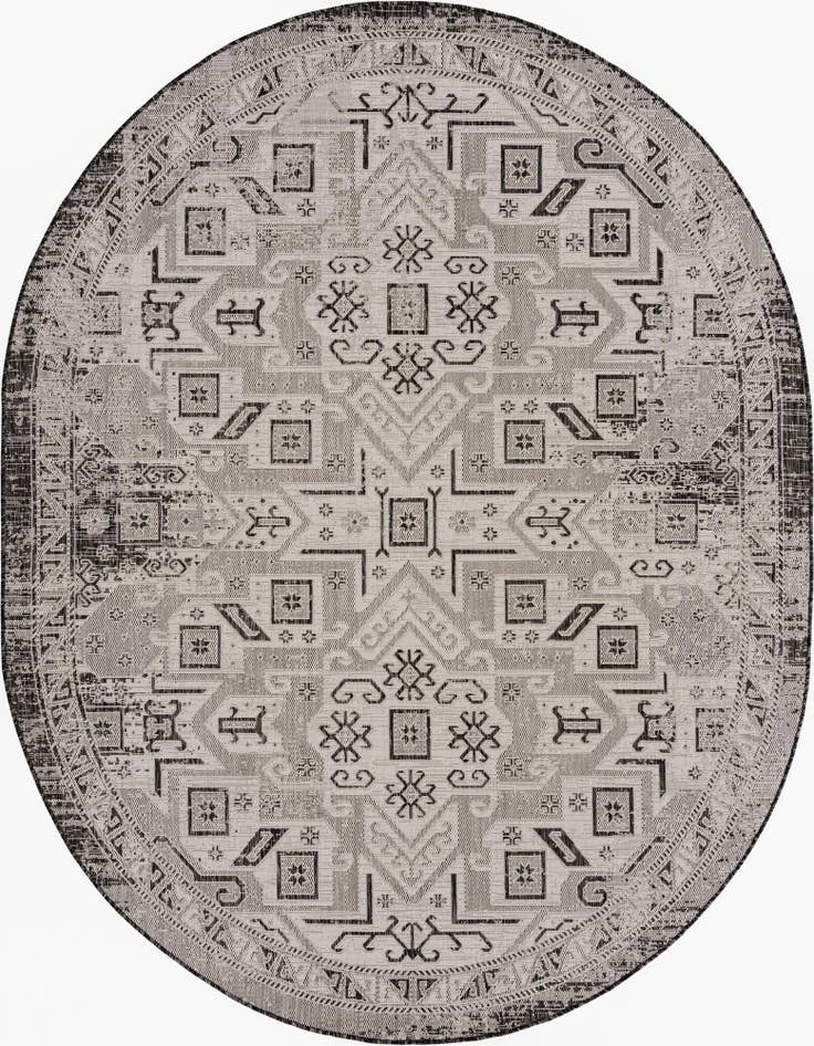 Detail image of 7' 10 x 10' Easy-Clean Aztec Indoor / Outdoor Oval Rug