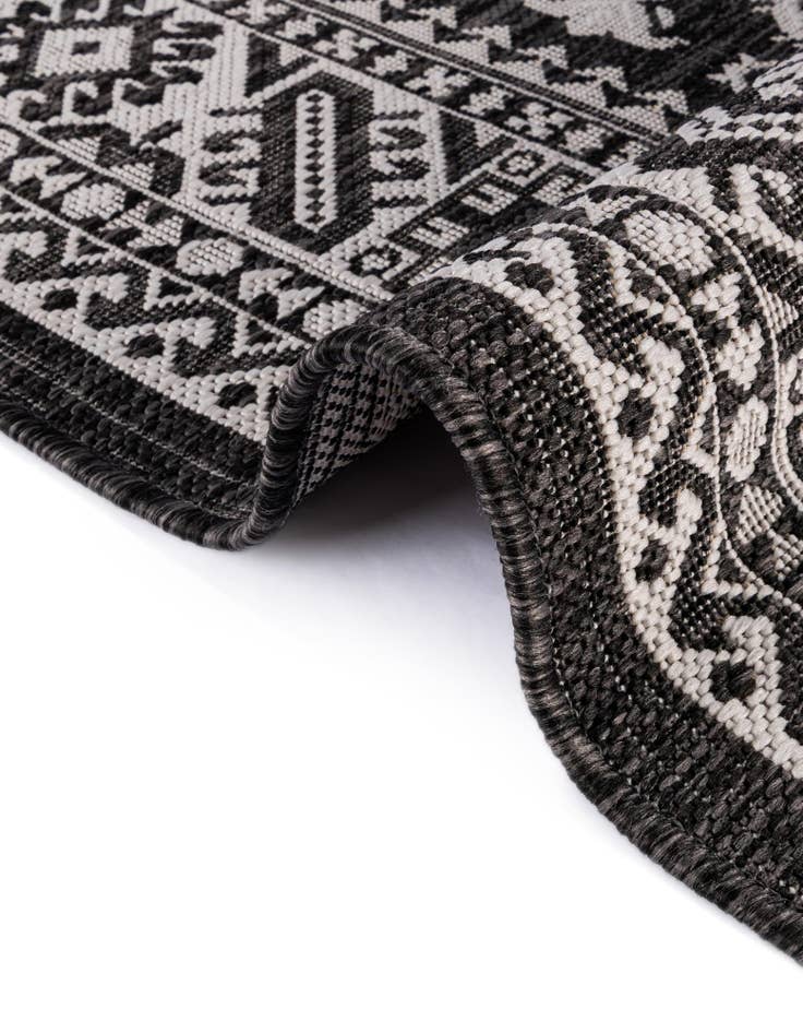 Detail image of 3' x 5' 3 Easy-Clean Aztec Indoor / Outdoor Oval Rug