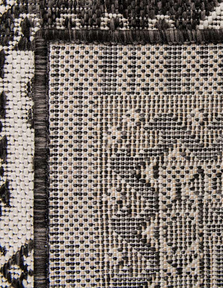 3' x 5' 3 Easy-Clean Aztec Indoor / Outdoor Oval Rug