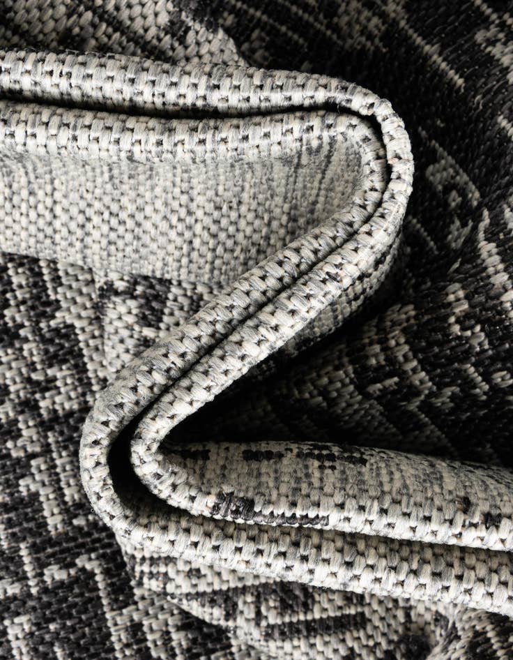 Detail image of 7' 10 x 10'  Washable Modern Indoor / Outdoor Oval Rug