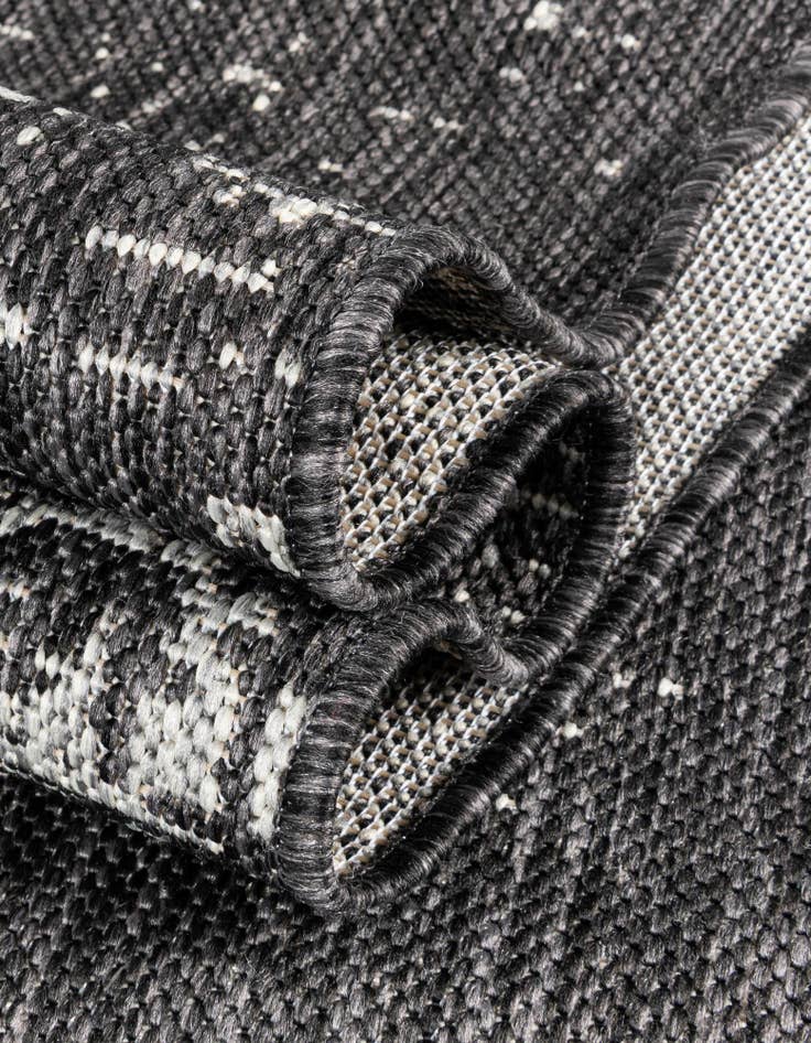 Detail image of 7' 10 x 10'  Washable Modern Indoor / Outdoor Oval Rug