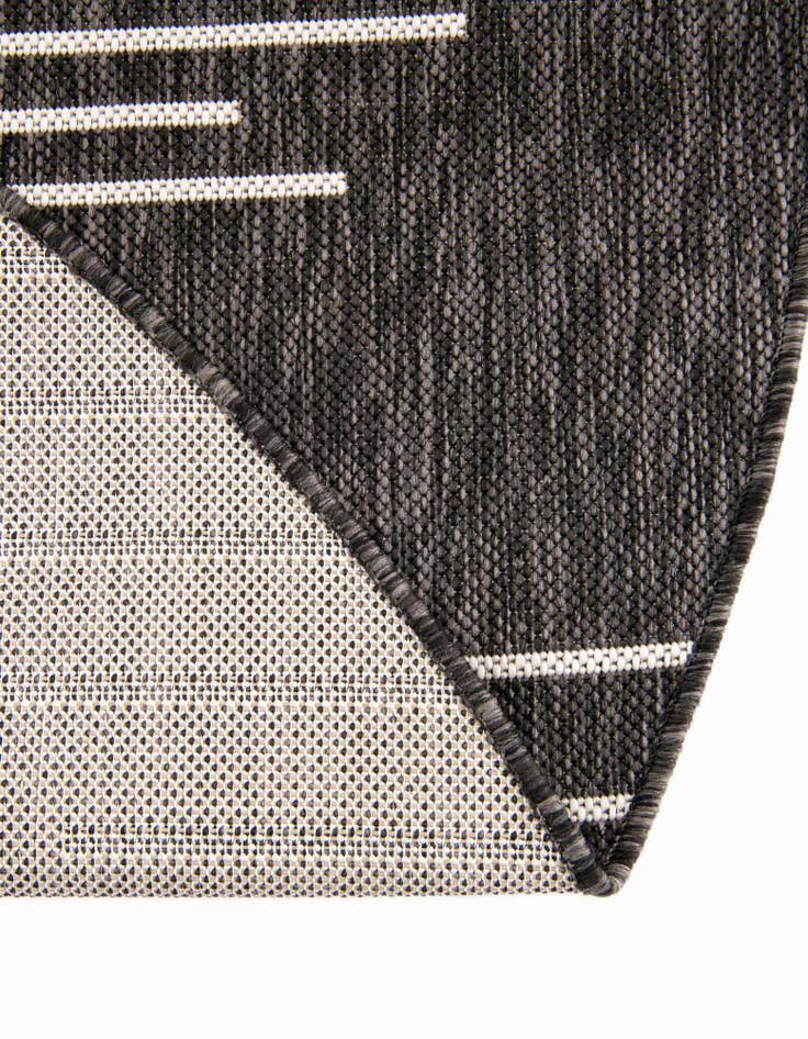Detail image of 5' 3 x 8' Easy-Clean Modern Indoor / Outdoor Oval Rug