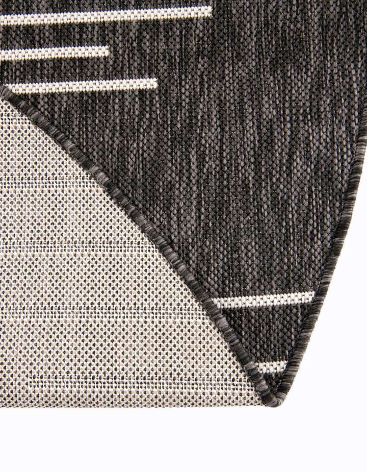 5' 3 x 8' Easy-Clean Modern Indoor / Outdoor Oval Rug