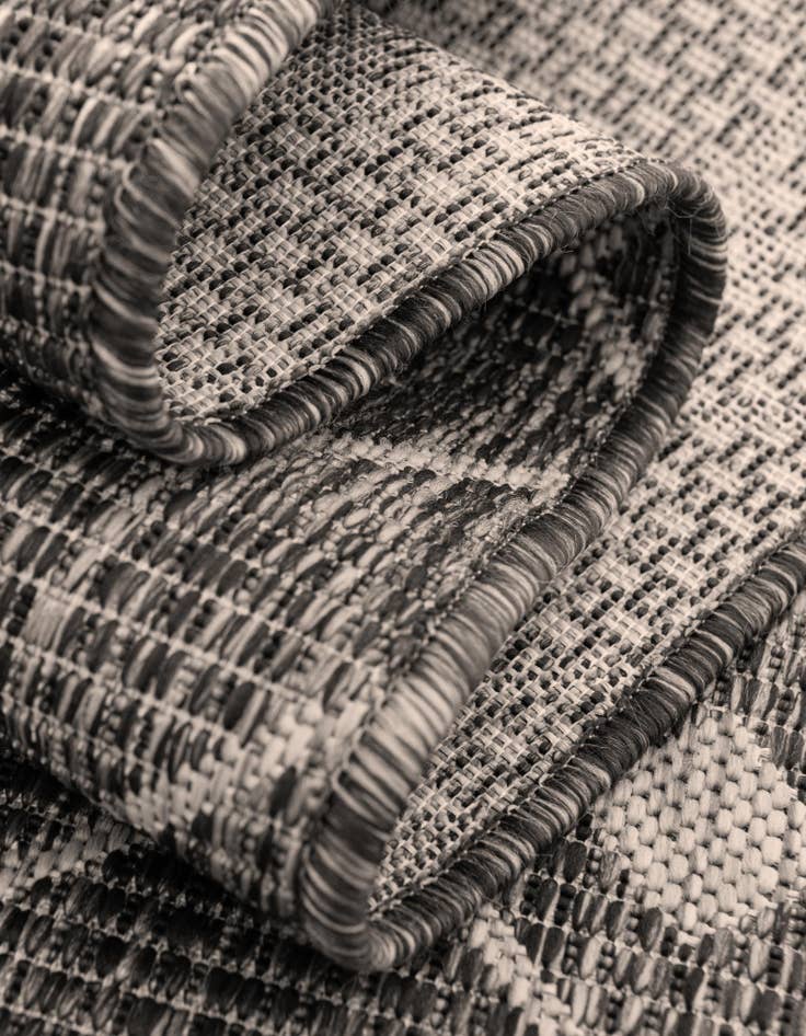 Detail image of 7' 10 x 10'  Washable Trellis Indoor / Outdoor Oval Rug