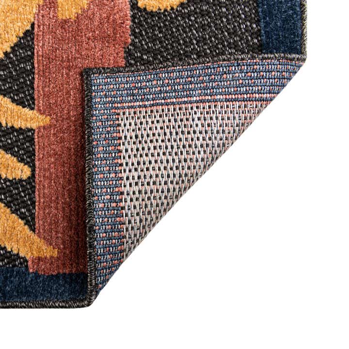 5' 3 x 8' Easy-Clean Belize Indoor / Outdoor Rug