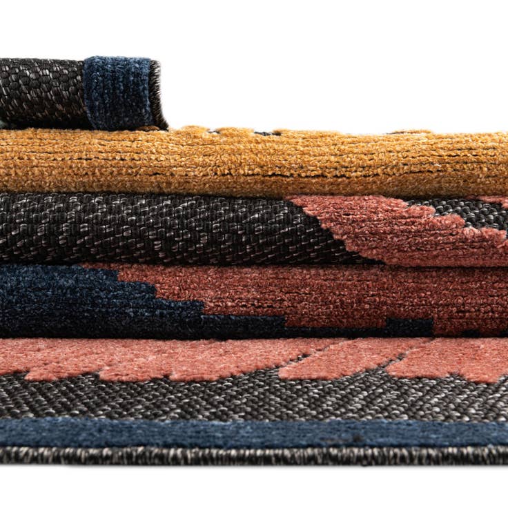 Detail image of 5' 3 x 8' Easy-Clean Belize Indoor / Outdoor Rug