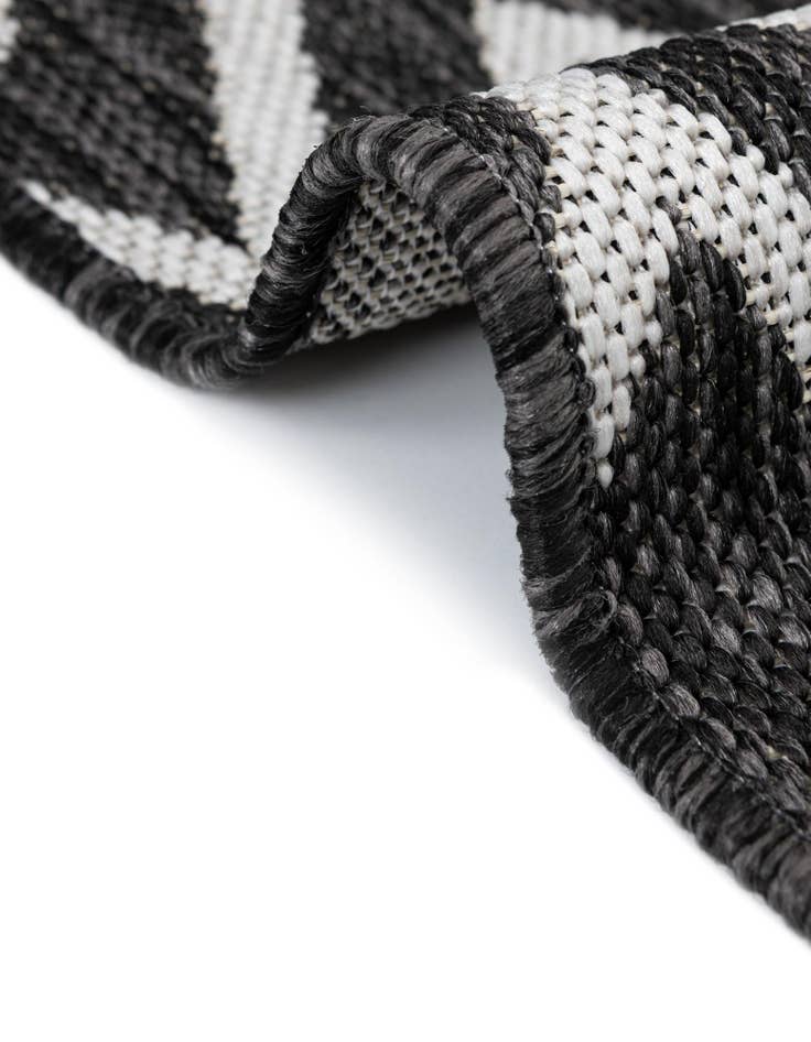 Detail image of 2' x 3' Easy-Clean Jill Zarin Turks and Caicos Indoor / Outdoor Rug