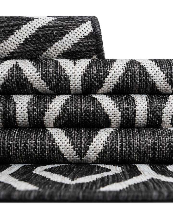 7' x 10' Easy-Clean Jill Zarin Turks and Caicos Indoor / Outdoor Rug