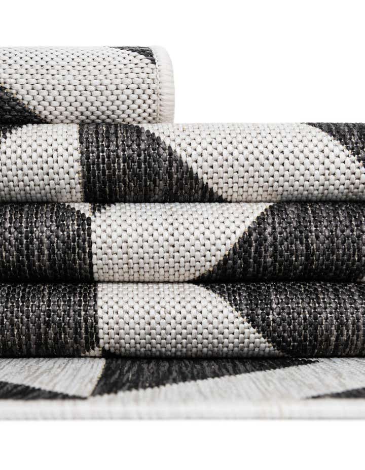 2' x 3' Easy-Clean Jill Zarin Napa Indoor / Outdoor Rug