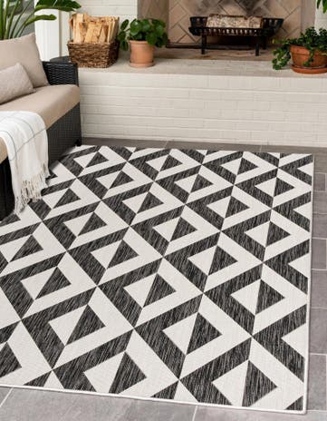 Charcoal Gray Easy-Clean Jill Zarin Napa Indoor / Outdoor Rug