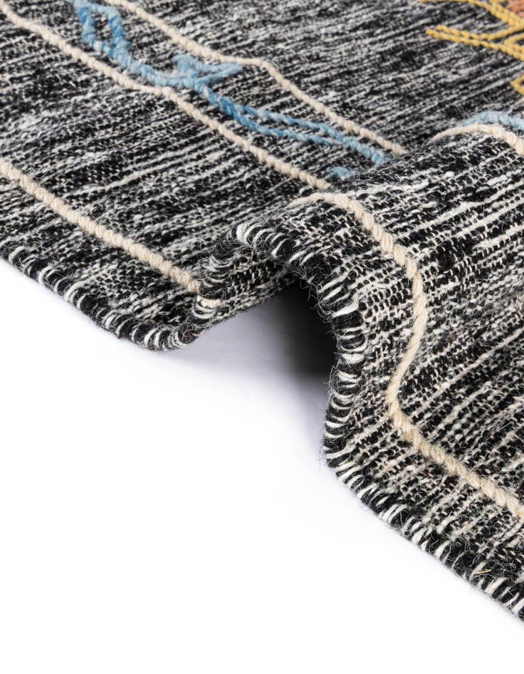 Detail image of 5' 1 x 8' Hand Woven Kilim Wool Rug