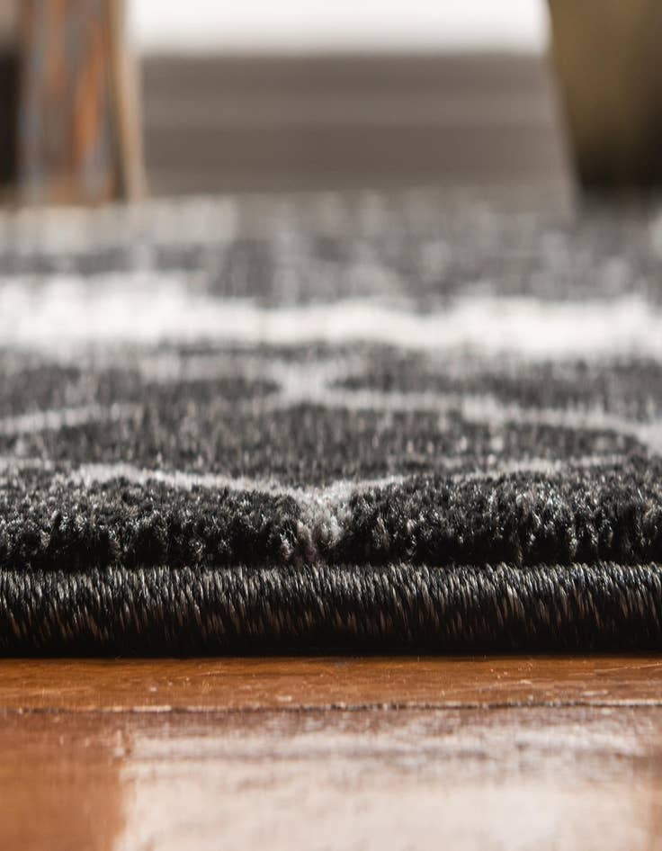 Detail image of 5' x 8' Lattice Rug