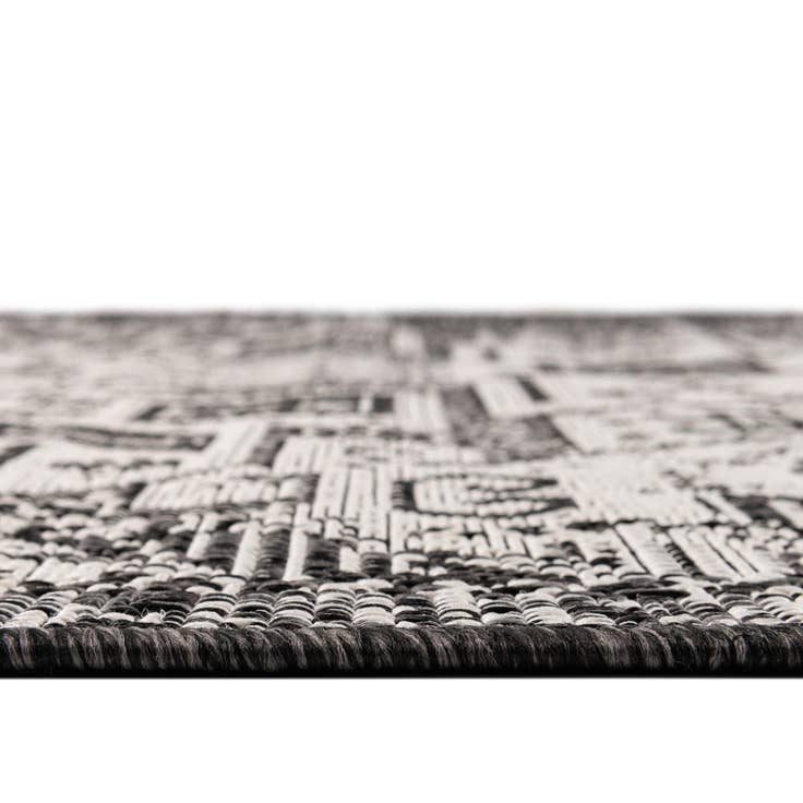 Detail image of 4' x 6' Easy-Clean Aztec Indoor / Outdoor Rug