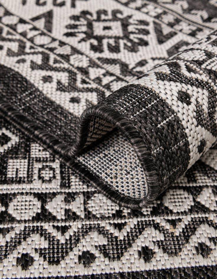 Detail image of 3' x 5' 3 Easy-Clean Aztec Indoor / Outdoor Rug