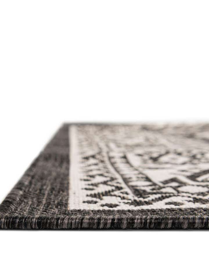 3' x 5' 3 Easy-Clean Aztec Indoor / Outdoor Rug