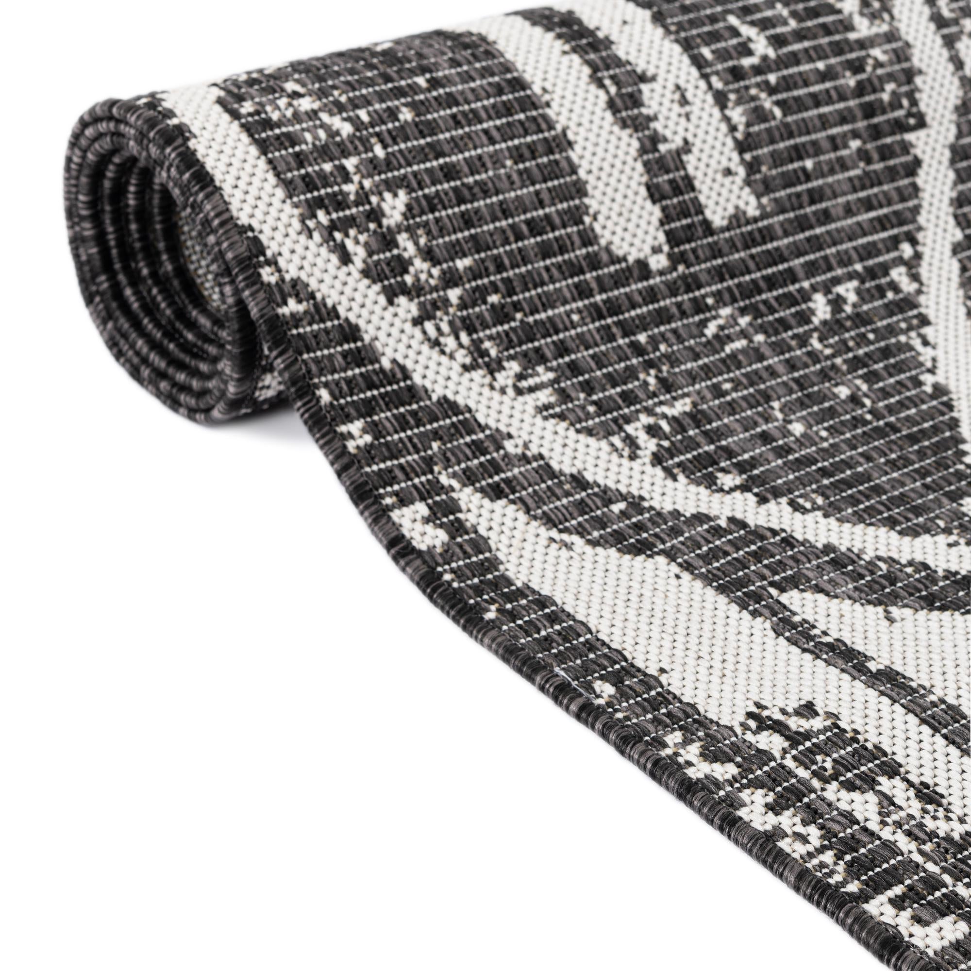 5' 3 x 8' Easy-Clean Bohemian Indoor / Outdoor Rug
