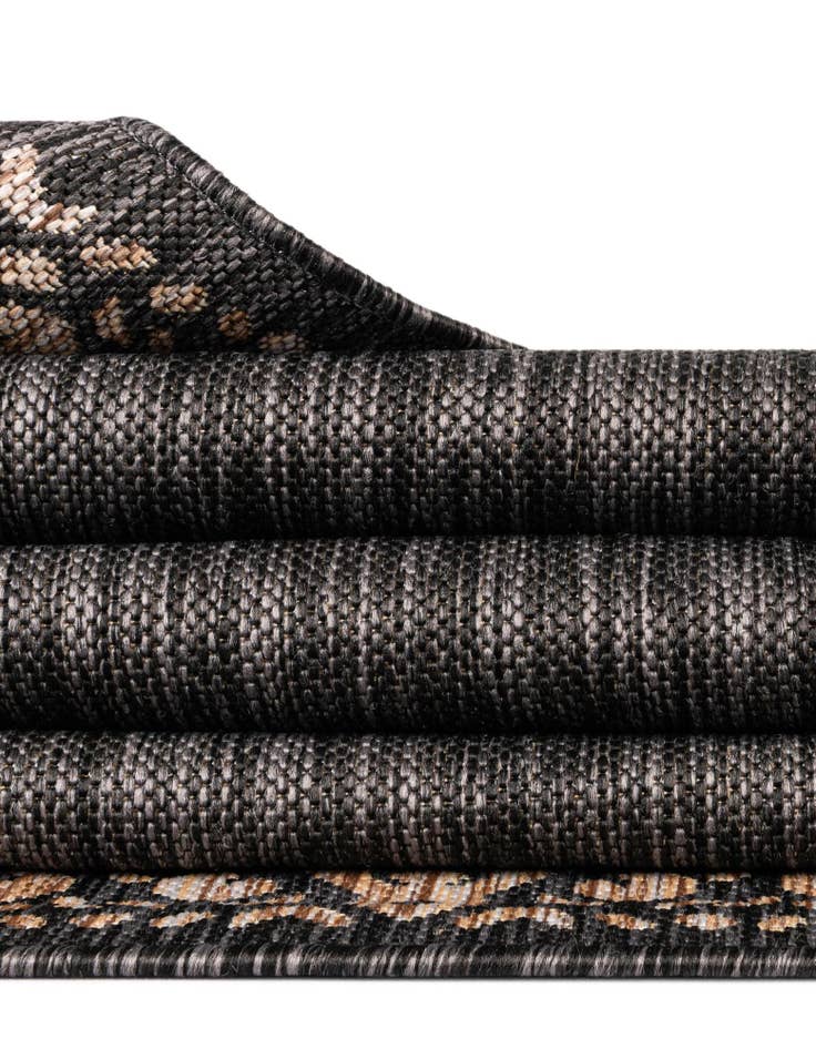 Detail image of 6' x 9' Easy-Clean Border Indoor / Outdoor Rug
