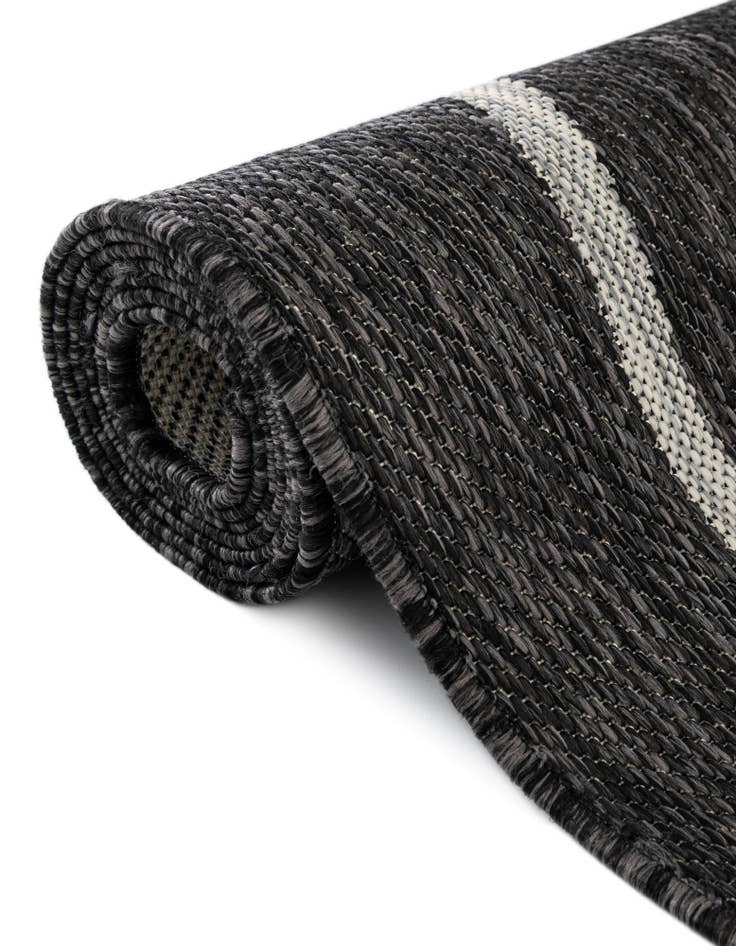 Detail image of 7' 10 x 11' Easy-Clean Botanical Indoor / Outdoor Rug