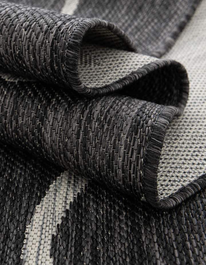 7' 10 x 11' Easy-Clean Botanical Indoor / Outdoor Rug