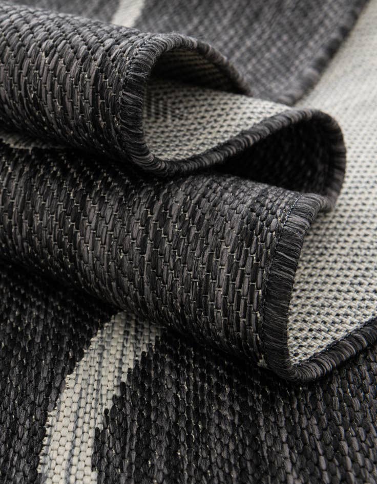 Detail image of 7' 10 x 11' Easy-Clean Botanical Indoor / Outdoor Rug