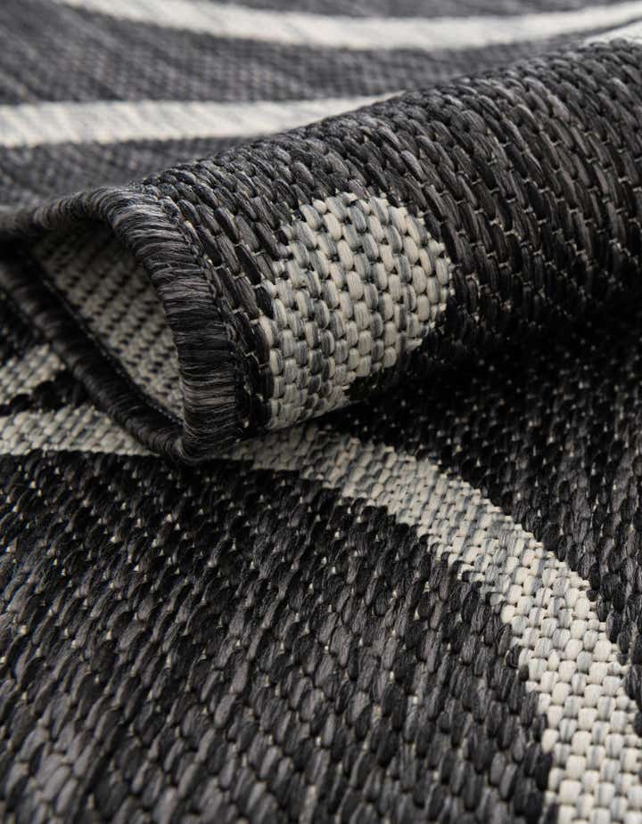 7' 10 x 11' Easy-Clean Botanical Indoor / Outdoor Rug