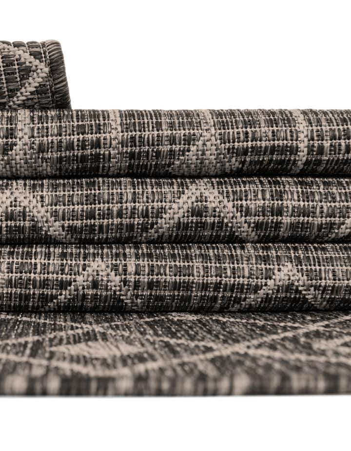 6' x 9' Easy-Clean Lattice Indoor / Outdoor Rug