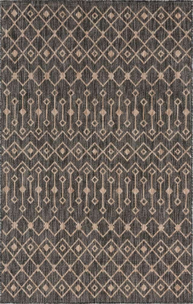 5' 3 x 8' Easy-Clean Lattice Indoor / Outdoor Rug