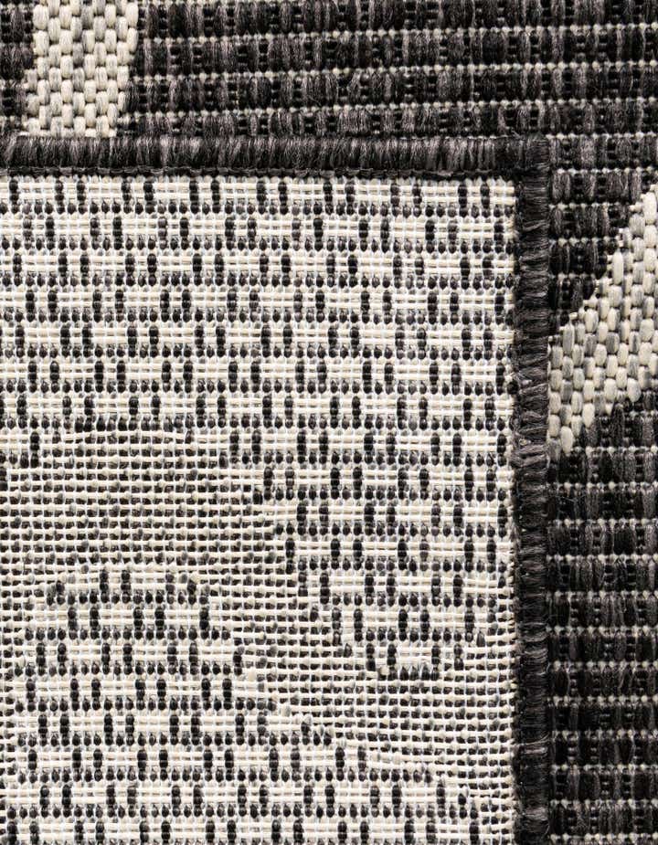 5' 3 x 8' Easy-Clean Safari Indoor / Outdoor Rug