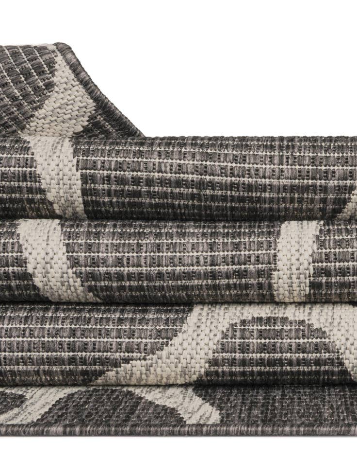 Detail image of 7' 10 x 11' Easy-Clean Safari Indoor / Outdoor Rug
