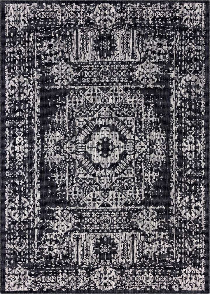 9' x 12' Easy-Clean Traditional Indoor / Outdoor Rug