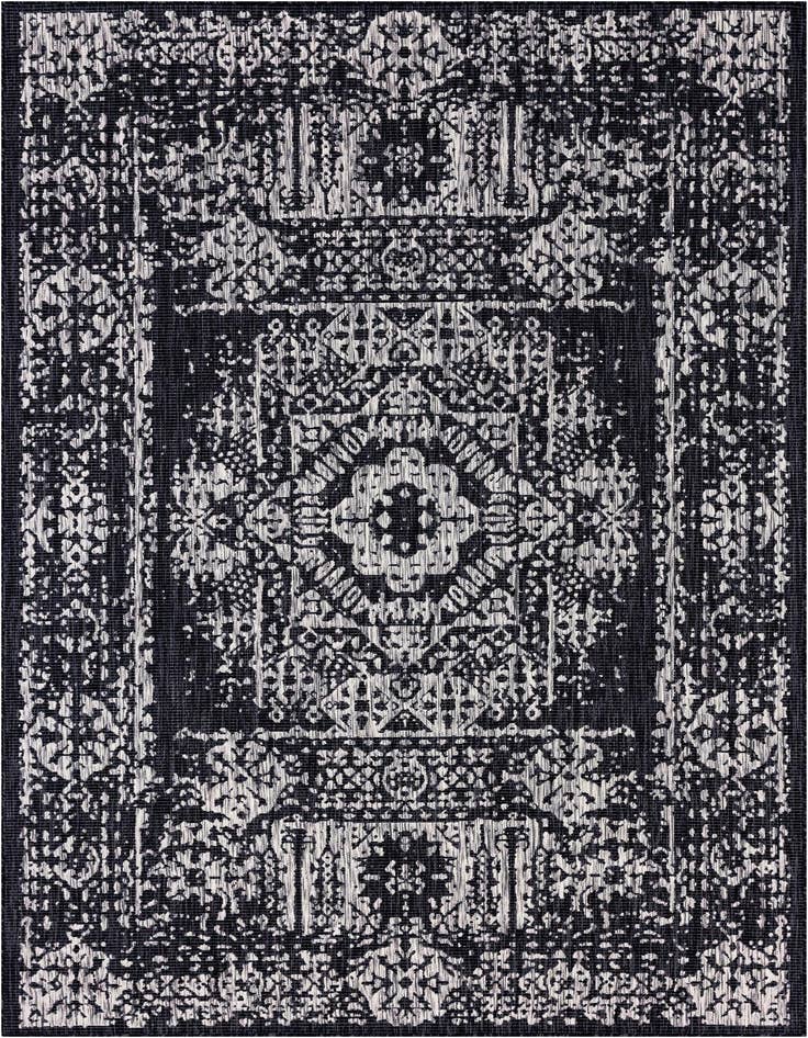 Detail image of 9' x 12' Easy-Clean Traditional Indoor / Outdoor Rug