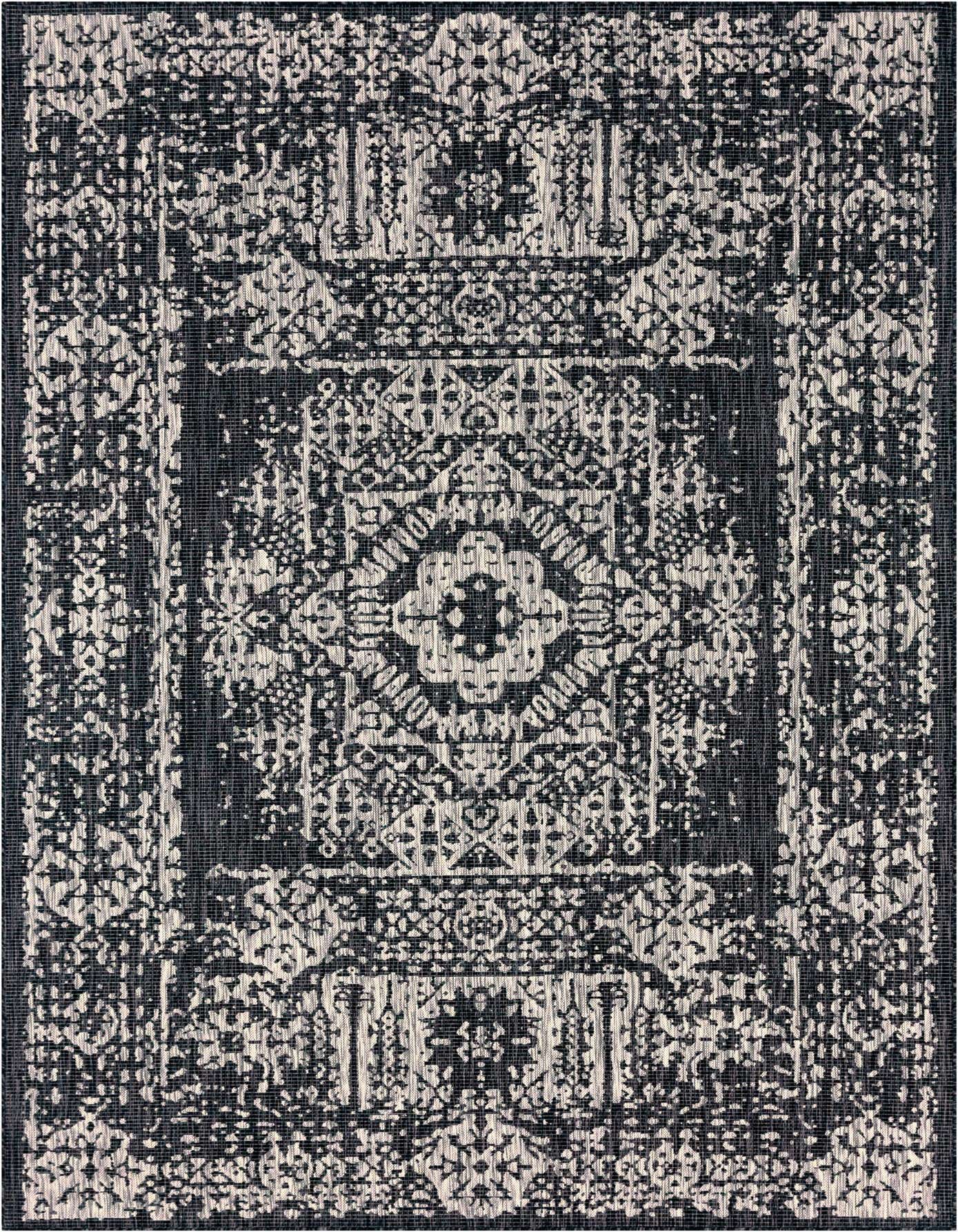 7' 10 x 11' Easy-Clean Traditional Indoor / Outdoor Rug