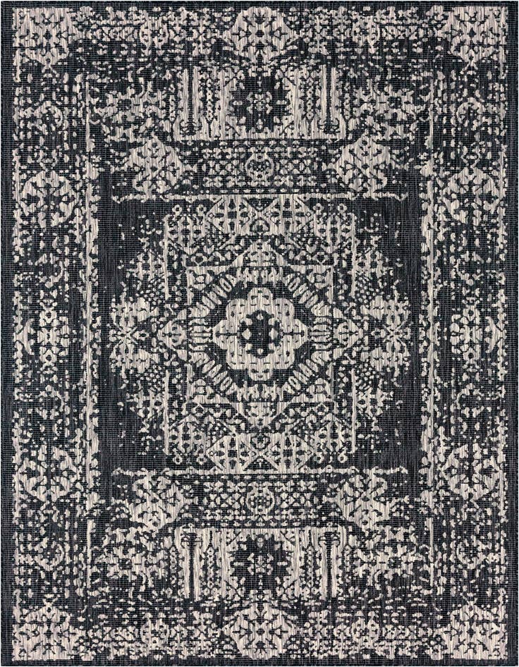 Detail image of 7' 10 x 11' Easy-Clean Traditional Indoor / Outdoor Rug