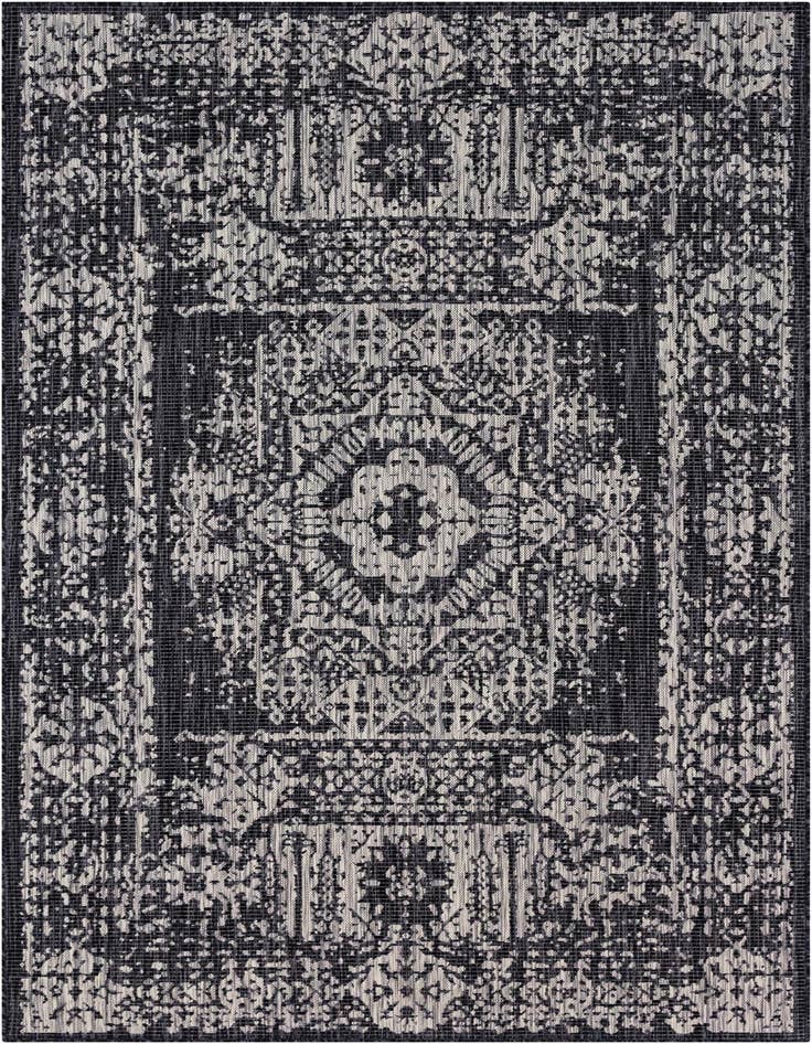 Detail image of 6' x 9' Easy-Clean Traditional Indoor / Outdoor Rug