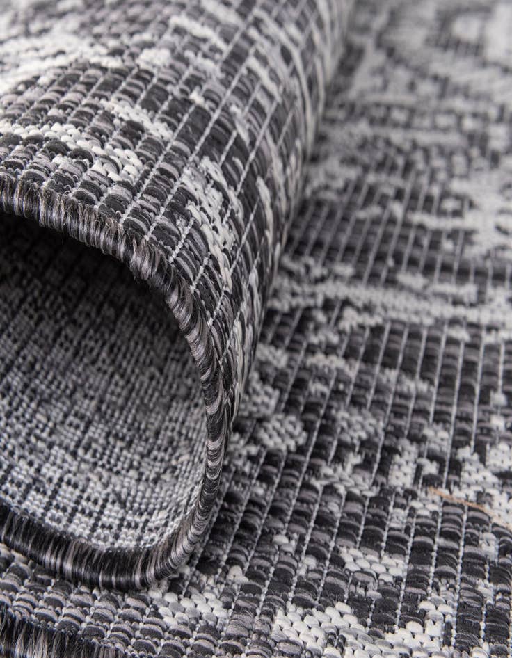 Detail image of 5' 3 x 8'  Washable Traditional Indoor / Outdoor Rug