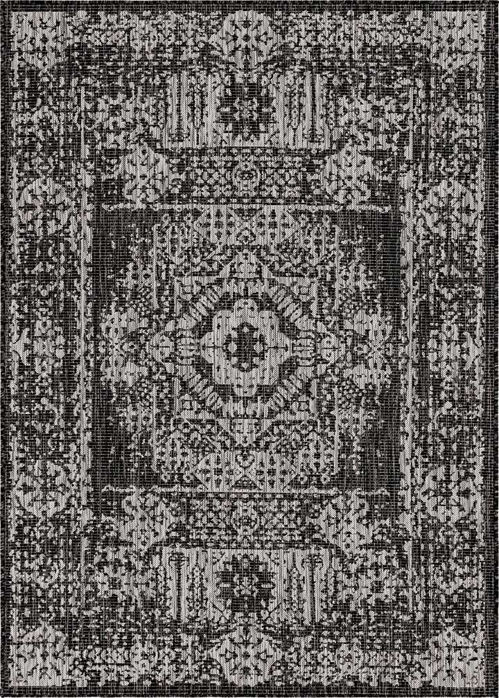 5' 3 x 8' Easy-Clean Traditional Indoor / Outdoor Rug