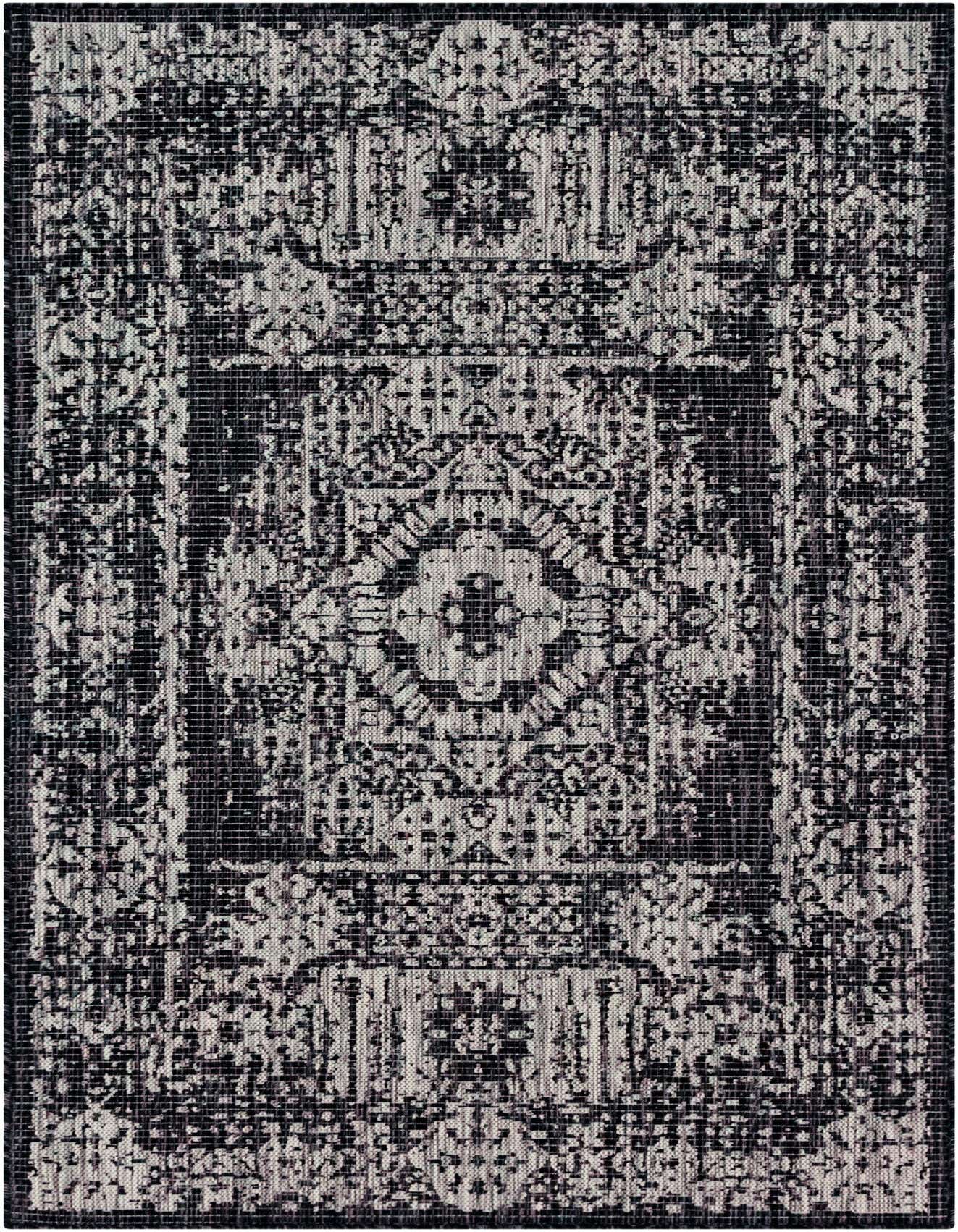 4' x 6' Easy-Clean Traditional Indoor / Outdoor Rug
